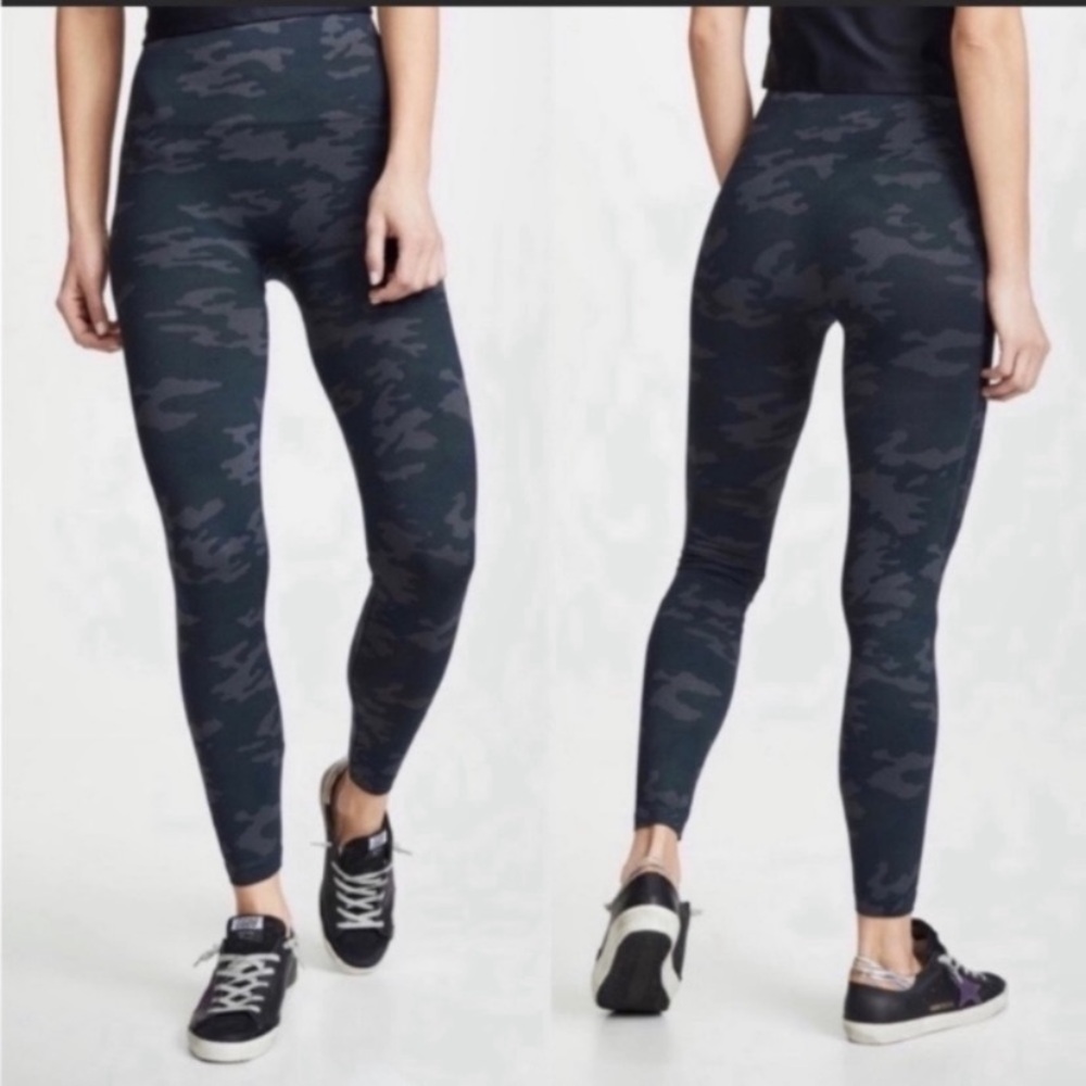 Spanx Look At Me Now Black Grey Camo Leggings